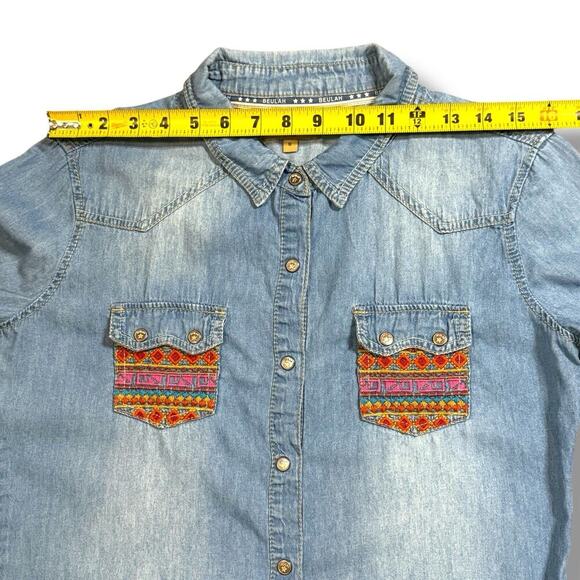 Beulah Womens Southwestern Aztec Embroidered Chambray Denim Button Up Shirt Med - Picture 10 of 16